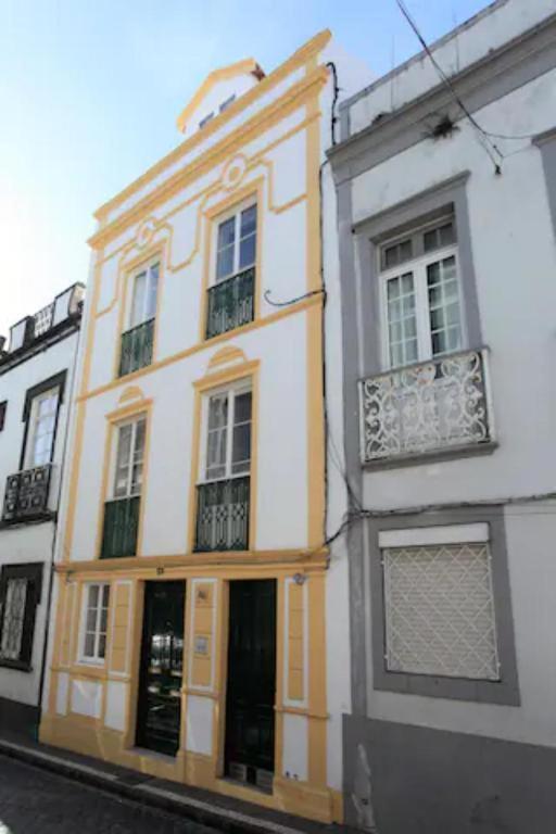Pdl - Four Apartment *