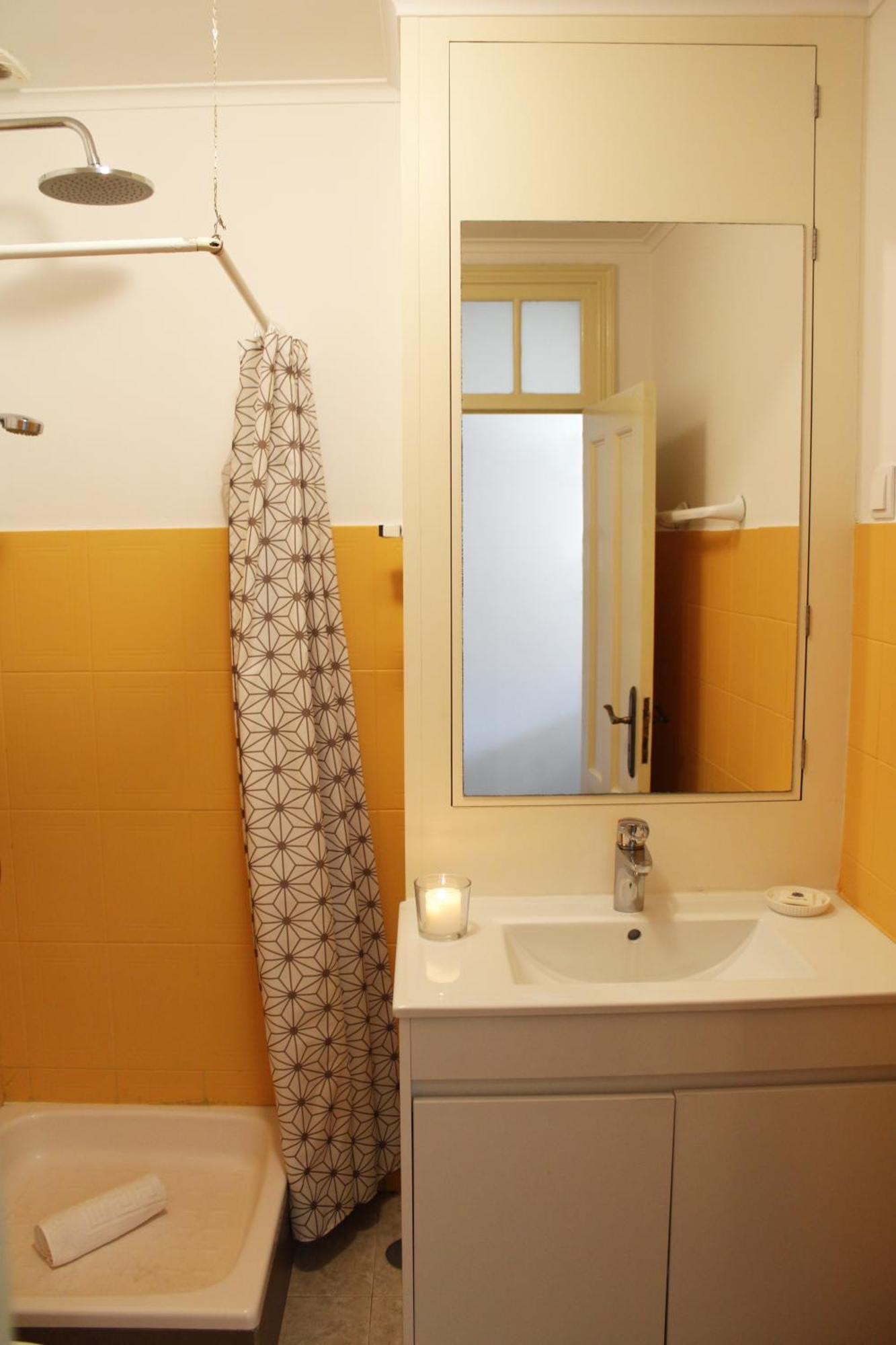 Pdl - Four Apartment *